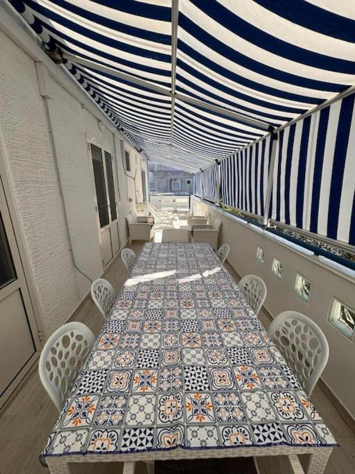 La Maison De Monique Поликоро Экстерьер фото