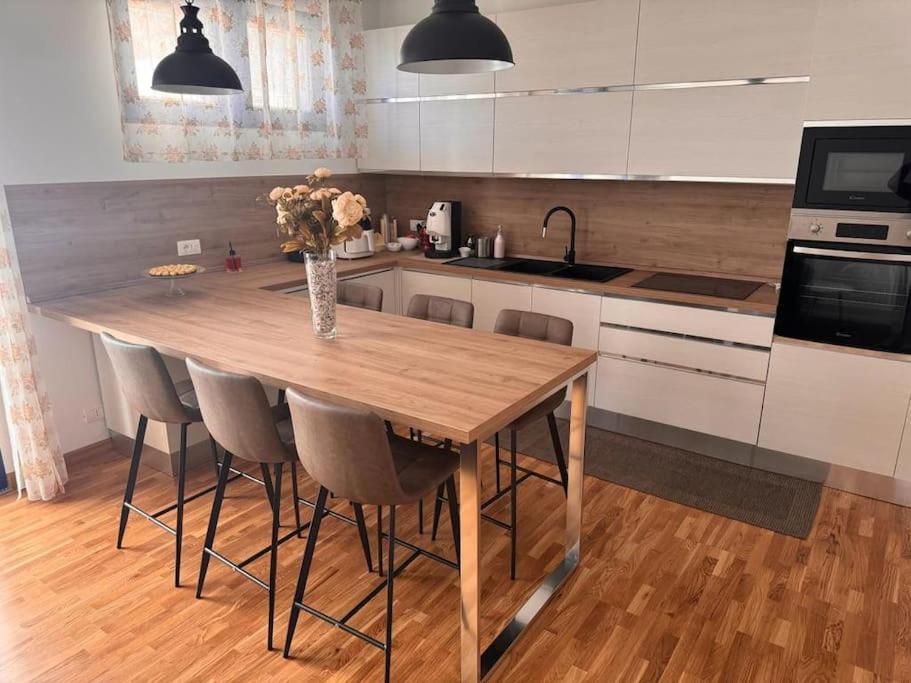 La Maison De Monique Поликоро Экстерьер фото